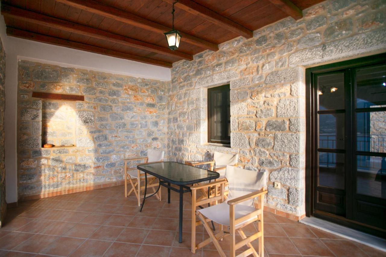 Traditional Apartments Plagiaki Néon Oítilon Extérieur photo