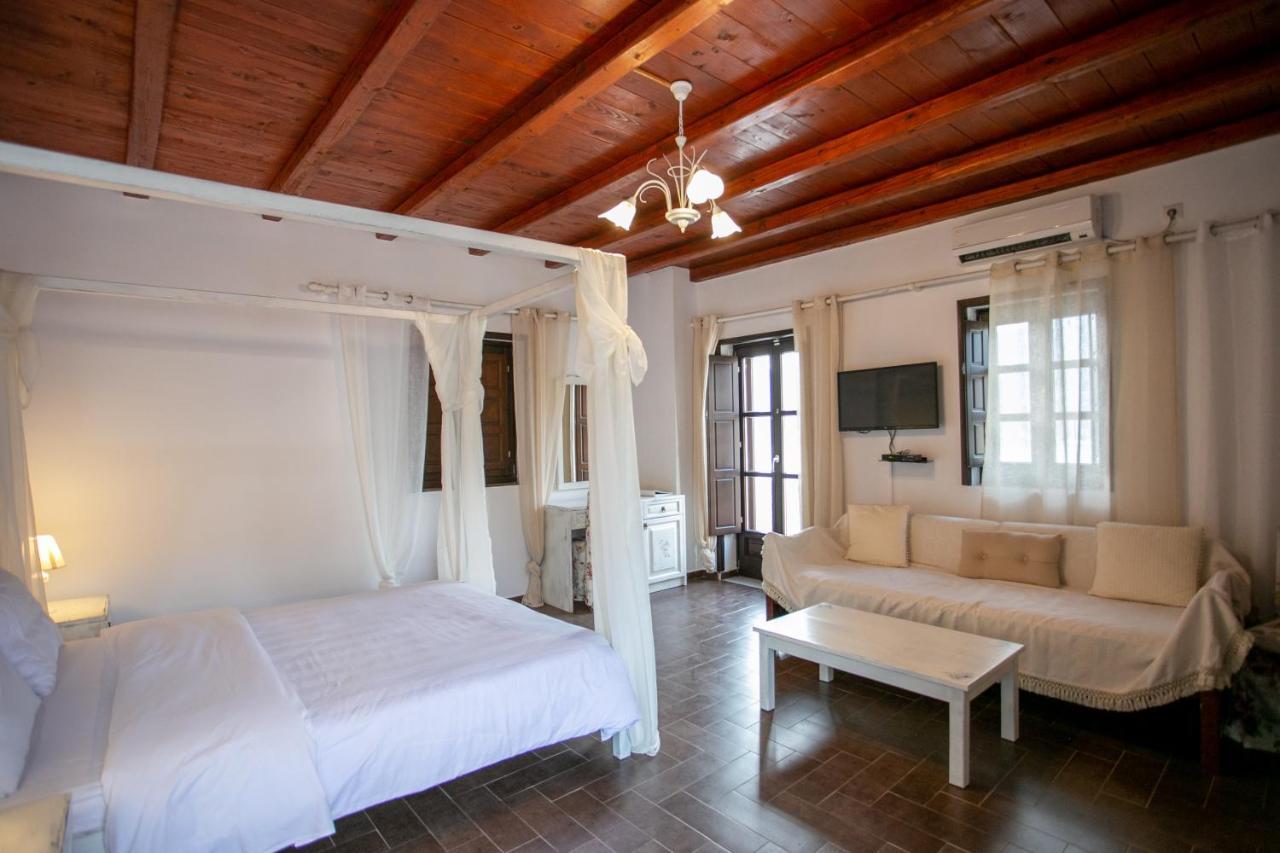 Traditional Apartments Plagiaki Néon Oítilon Extérieur photo