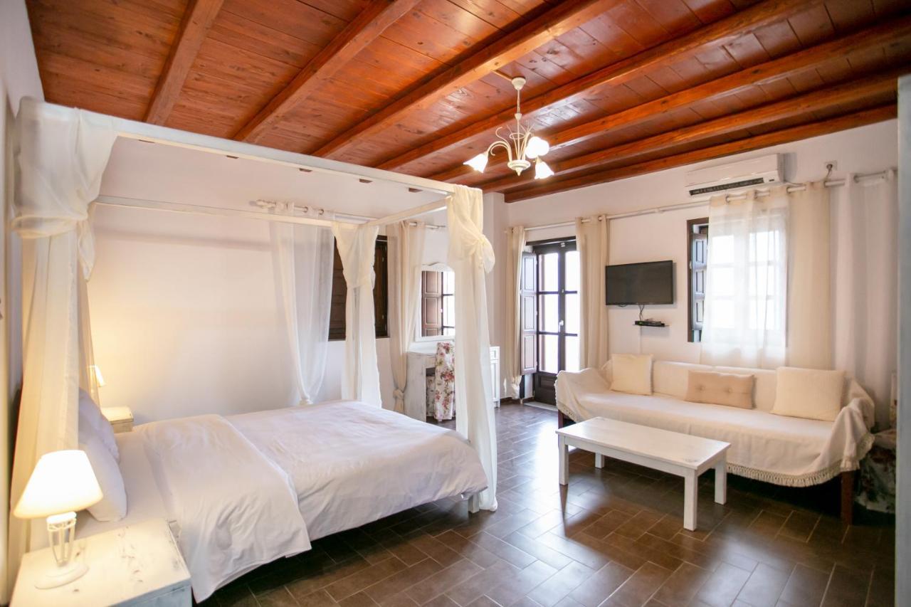 Traditional Apartments Plagiaki Néon Oítilon Extérieur photo