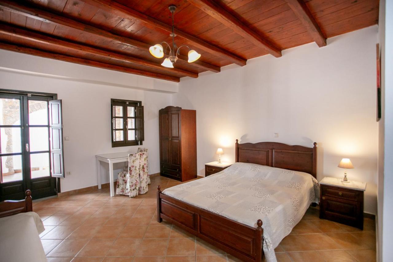 Traditional Apartments Plagiaki Néon Oítilon Extérieur photo