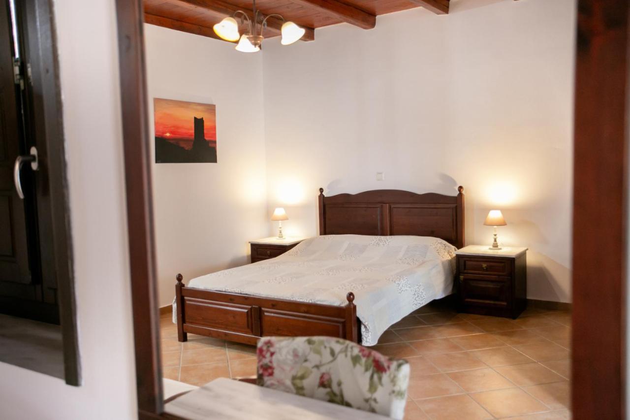 Traditional Apartments Plagiaki Néon Oítilon Extérieur photo