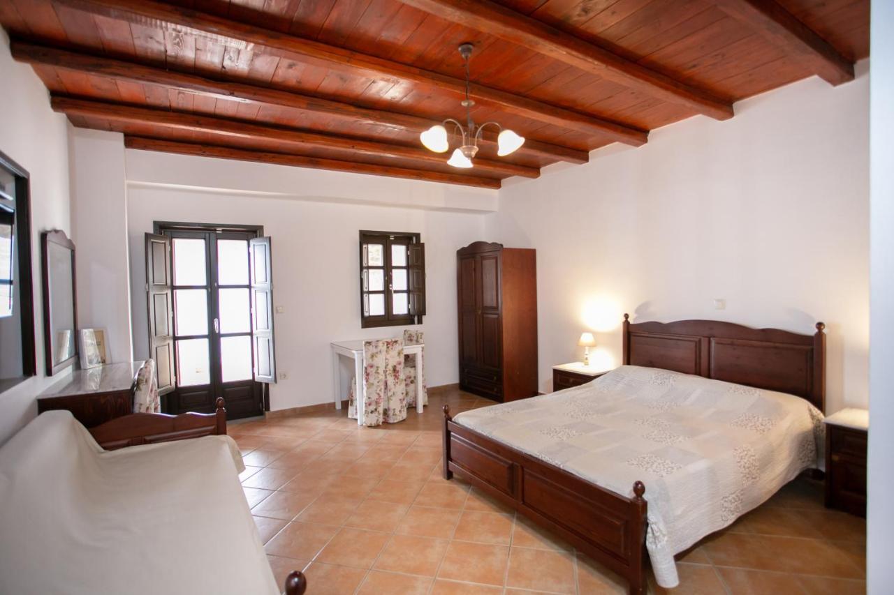 Traditional Apartments Plagiaki Néon Oítilon Extérieur photo
