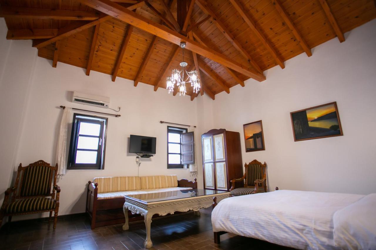 Traditional Apartments Plagiaki Néon Oítilon Extérieur photo