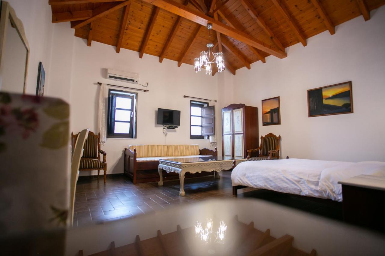 Traditional Apartments Plagiaki Néon Oítilon Extérieur photo